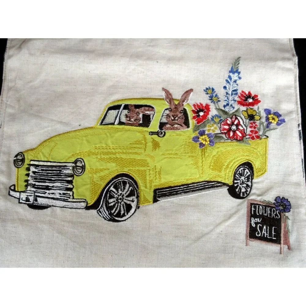NWT Pier 1 Imports Bunnies in Yellow Truck Table Runner Cream Buffalo‎ Check